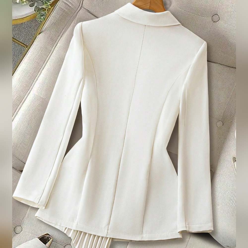 Ivory Blazer with Pleated Detail - Picture 2 of 6